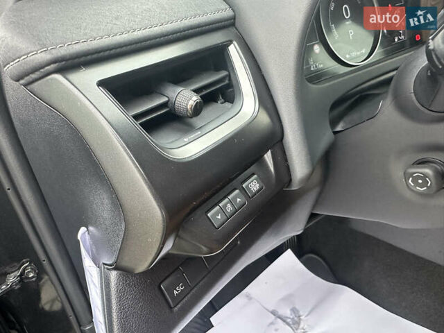 Черный Лексус UX, объемом двигателя 0 л и пробегом 109 тыс. км за 22750 $, фото 45 на Automoto.ua