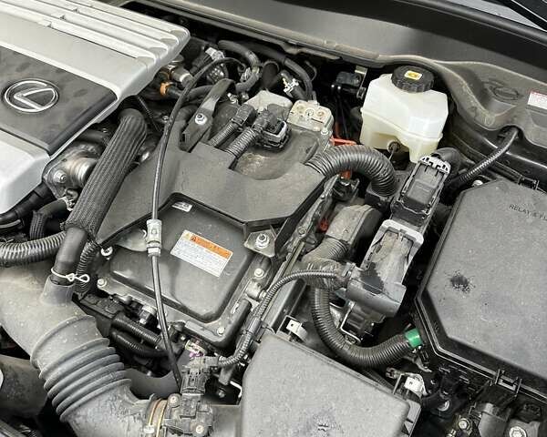 Черный Лексус UX, объемом двигателя 2 л и пробегом 25 тыс. км за 33750 $, фото 101 на Automoto.ua