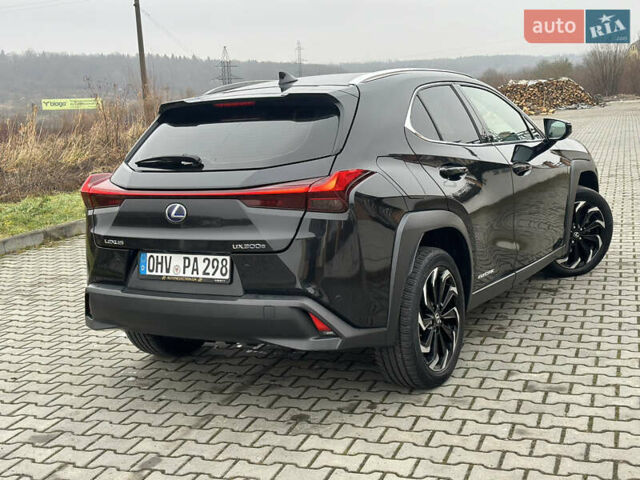 Черный Лексус UX, объемом двигателя 0 л и пробегом 109 тыс. км за 22750 $, фото 16 на Automoto.ua