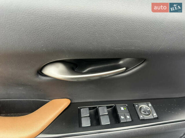 Черный Лексус UX, объемом двигателя 0 л и пробегом 109 тыс. км за 22750 $, фото 42 на Automoto.ua