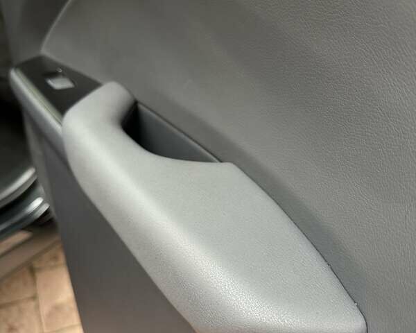 Черный Лексус UX, объемом двигателя 2 л и пробегом 25 тыс. км за 33750 $, фото 80 на Automoto.ua