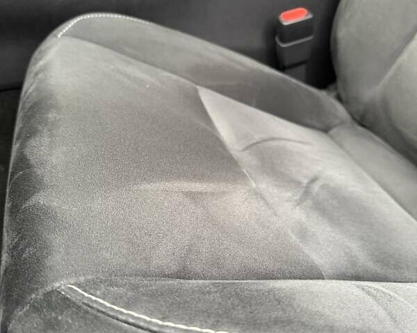 Черный Лексус UX, объемом двигателя 2 л и пробегом 25 тыс. км за 33750 $, фото 72 на Automoto.ua