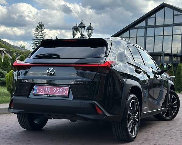 Чорний Лексус UX, об'ємом двигуна 0 л та пробігом 25 тис. км за 35850 $, фото 74 на Automoto.ua