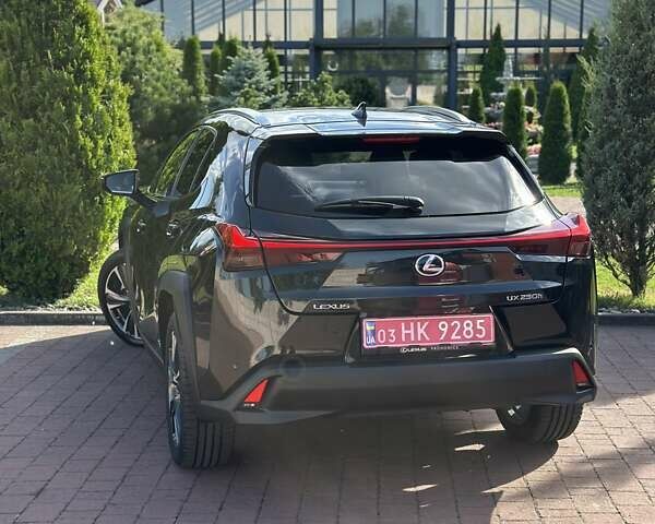 Чорний Лексус UX, об'ємом двигуна 0 л та пробігом 25 тис. км за 35850 $, фото 57 на Automoto.ua