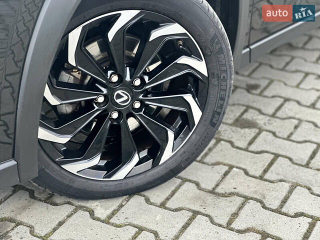 Черный Лексус UX, объемом двигателя 0 л и пробегом 109 тыс. км за 22750 $, фото 10 на Automoto.ua