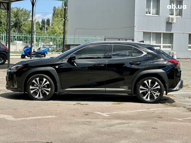 Черный Лексус UX, объемом двигателя 2 л и пробегом 11 тыс. км за 31900 $, фото 1 на Automoto.ua