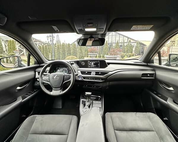 Черный Лексус UX, объемом двигателя 2 л и пробегом 25 тыс. км за 33750 $, фото 57 на Automoto.ua