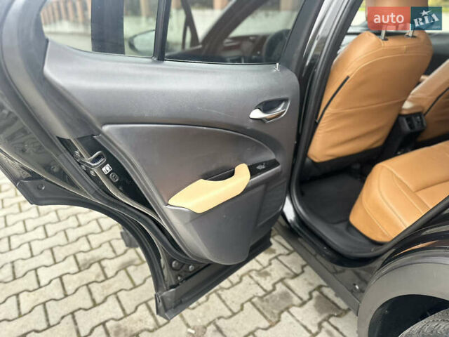 Черный Лексус UX, объемом двигателя 0 л и пробегом 109 тыс. км за 22750 $, фото 25 на Automoto.ua