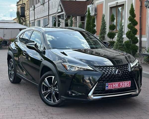 Чорний Лексус UX, об'ємом двигуна 0 л та пробігом 25 тис. км за 35850 $, фото 26 на Automoto.ua