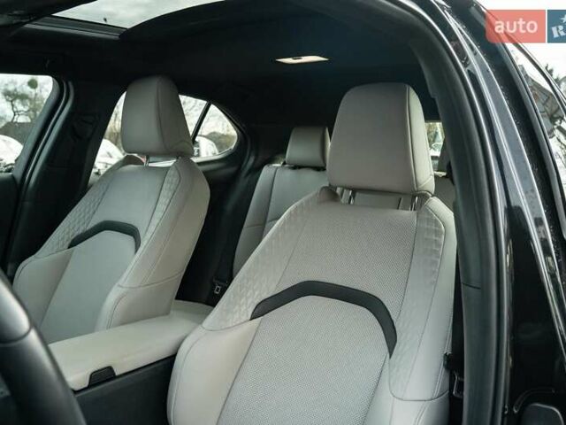 Чорний Лексус UX, об'ємом двигуна 2 л та пробігом 64 тис. км за 29900 $, фото 33 на Automoto.ua