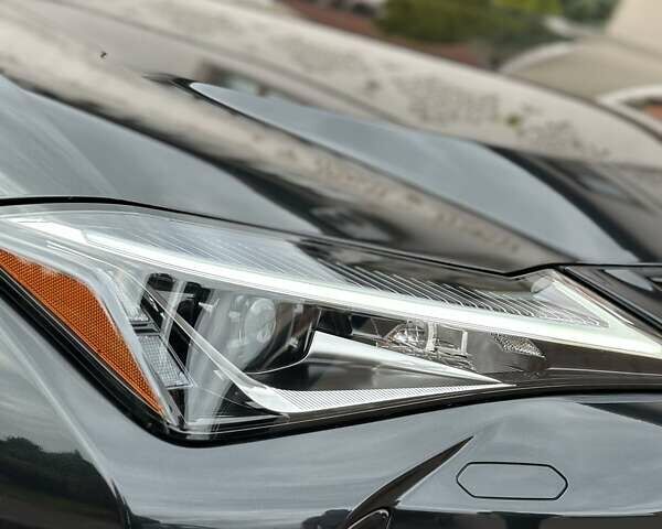 Черный Лексус UX, объемом двигателя 2 л и пробегом 25 тыс. км за 33750 $, фото 24 на Automoto.ua