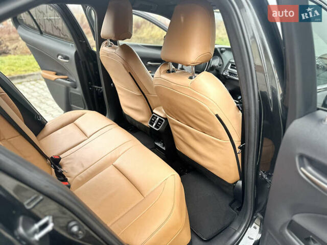 Черный Лексус UX, объемом двигателя 0 л и пробегом 109 тыс. км за 22750 $, фото 32 на Automoto.ua