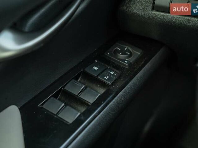 Чорний Лексус UX, об'ємом двигуна 2 л та пробігом 64 тис. км за 29900 $, фото 16 на Automoto.ua