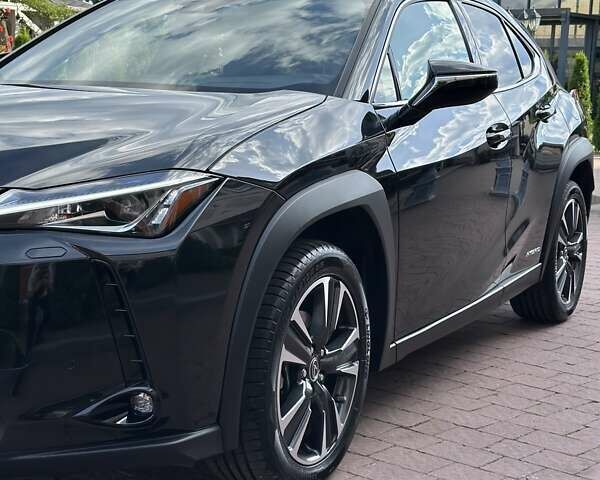 Чорний Лексус UX, об'ємом двигуна 0 л та пробігом 25 тис. км за 35850 $, фото 40 на Automoto.ua