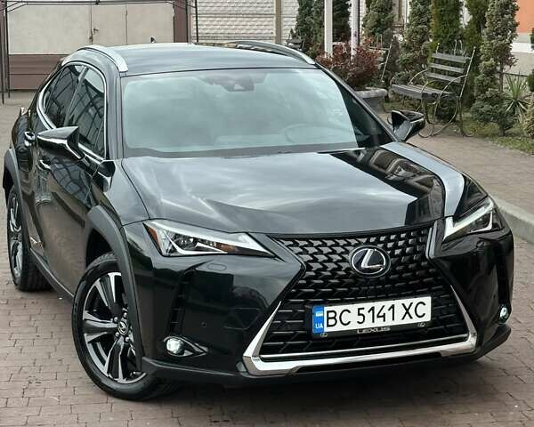 Черный Лексус UX, объемом двигателя 2 л и пробегом 25 тыс. км за 33750 $, фото 1 на Automoto.ua