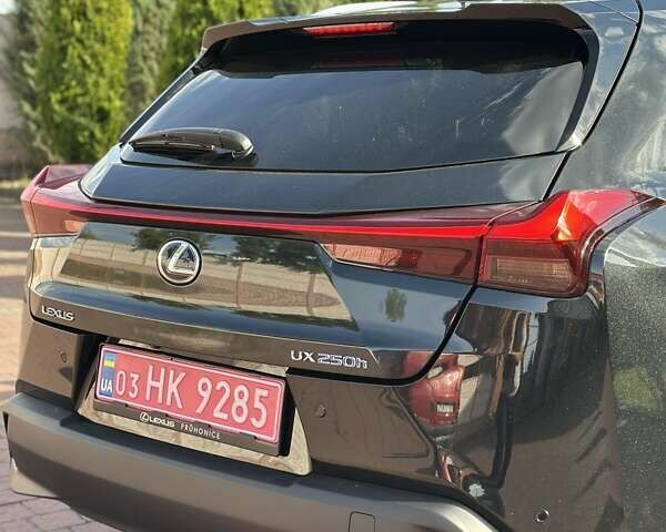Чорний Лексус UX, об'ємом двигуна 0 л та пробігом 25 тис. км за 35850 $, фото 63 на Automoto.ua