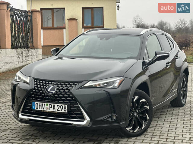 Черный Лексус UX, объемом двигателя 0 л и пробегом 109 тыс. км за 22750 $, фото 6 на Automoto.ua