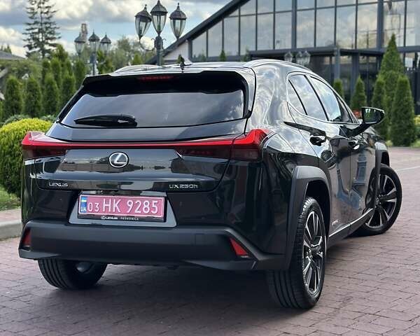 Чорний Лексус UX, об'ємом двигуна 0 л та пробігом 25 тис. км за 35850 $, фото 81 на Automoto.ua