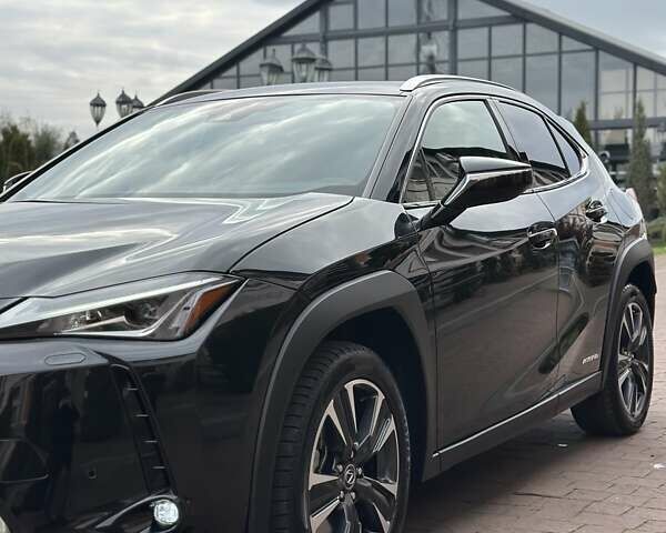 Черный Лексус UX, объемом двигателя 2 л и пробегом 25 тыс. км за 33750 $, фото 27 на Automoto.ua