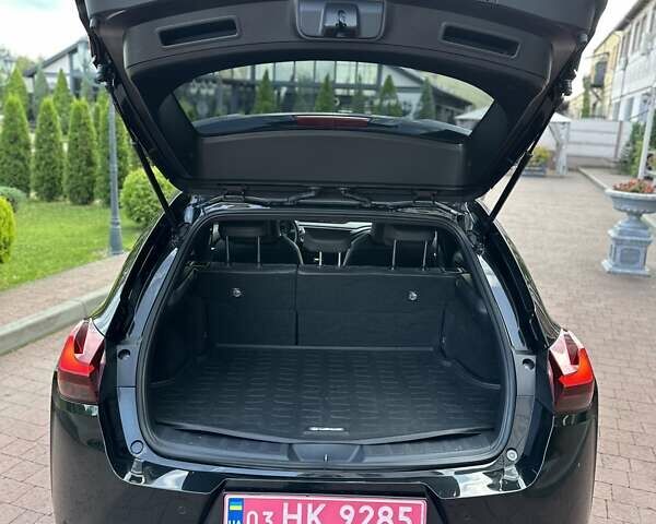 Чорний Лексус UX, об'ємом двигуна 0 л та пробігом 25 тис. км за 35750 $, фото 135 на Automoto.ua