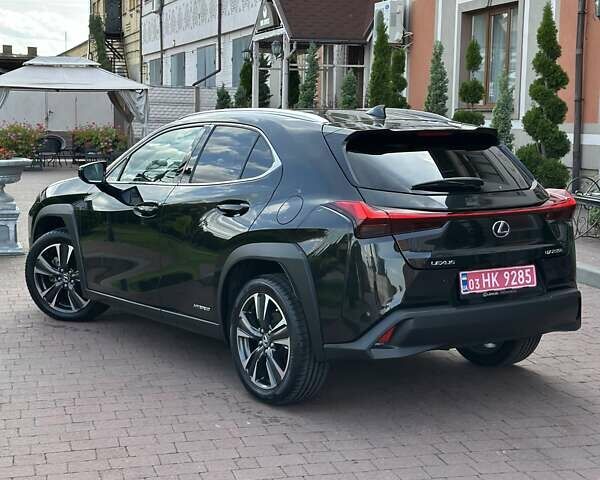 Чорний Лексус UX, об'ємом двигуна 0 л та пробігом 25 тис. км за 35850 $, фото 91 на Automoto.ua