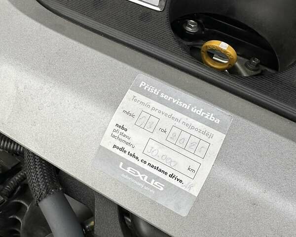 Черный Лексус UX, объемом двигателя 2 л и пробегом 25 тыс. км за 33750 $, фото 99 на Automoto.ua