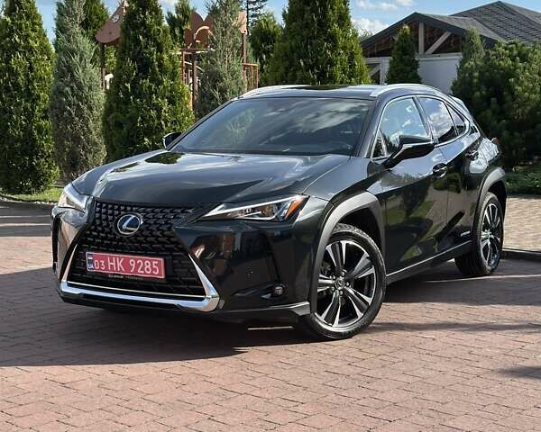 Чорний Лексус UX, об'ємом двигуна 0 л та пробігом 25 тис. км за 35850 $, фото 4 на Automoto.ua