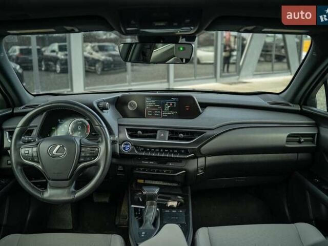 Чорний Лексус UX, об'ємом двигуна 2 л та пробігом 64 тис. км за 29900 $, фото 19 на Automoto.ua
