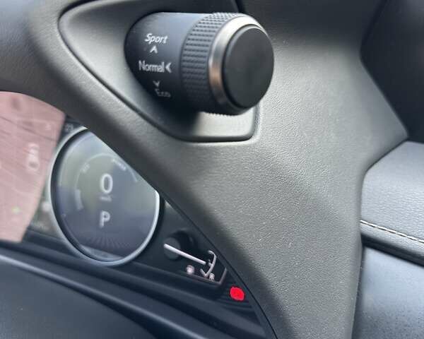 Чорний Лексус UX, об'ємом двигуна 0 л та пробігом 25 тис. км за 35750 $, фото 98 на Automoto.ua