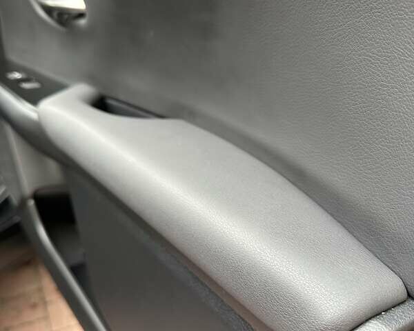 Черный Лексус UX, объемом двигателя 2 л и пробегом 25 тыс. км за 33750 $, фото 87 на Automoto.ua