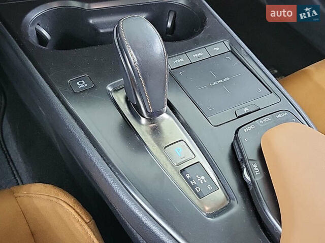 Черный Лексус UX, объемом двигателя 0 л и пробегом 125 тыс. км за 21900 $, фото 7 на Automoto.ua