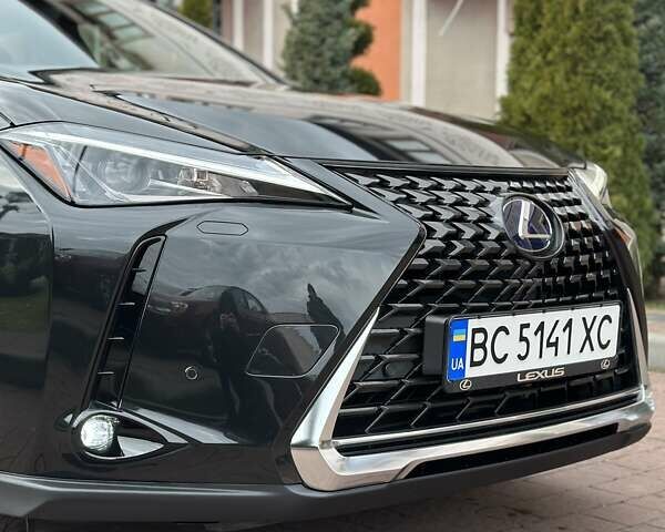 Черный Лексус UX, объемом двигателя 2 л и пробегом 25 тыс. км за 33750 $, фото 25 на Automoto.ua