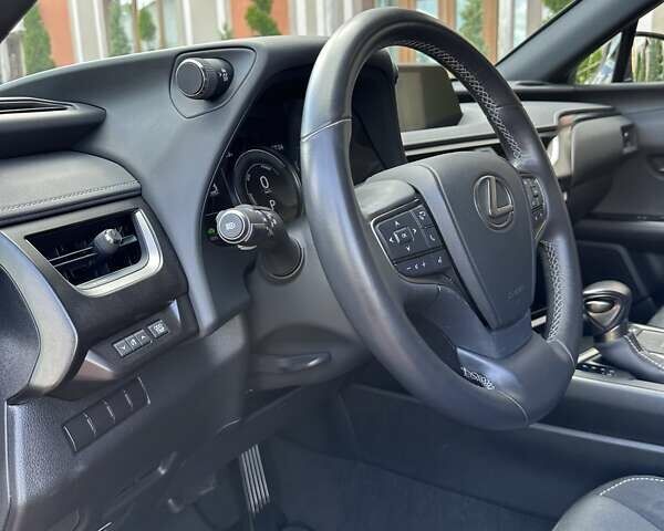 Чорний Лексус UX, об'ємом двигуна 0 л та пробігом 25 тис. км за 35850 $, фото 93 на Automoto.ua