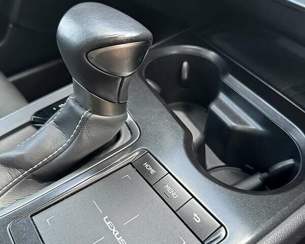 Чорний Лексус UX, об'ємом двигуна 0 л та пробігом 25 тис. км за 35850 $, фото 107 на Automoto.ua