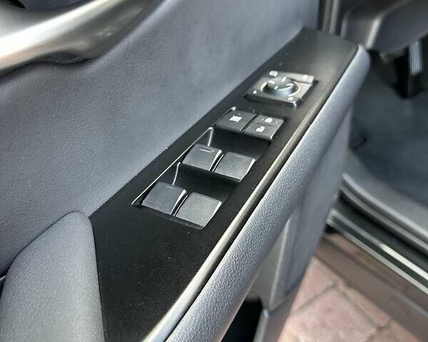 Чорний Лексус UX, об'ємом двигуна 0 л та пробігом 25 тис. км за 35850 $, фото 143 на Automoto.ua