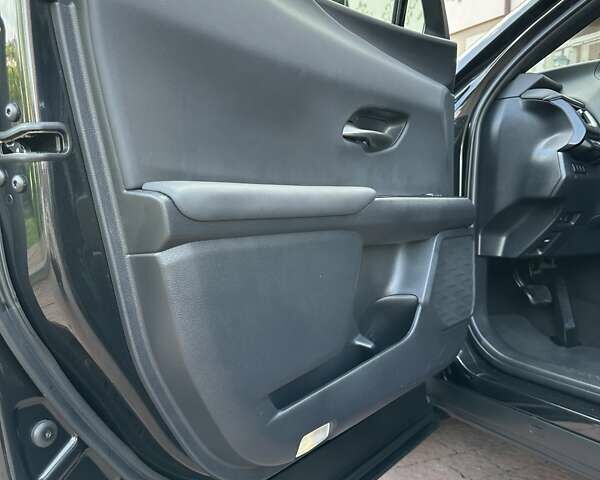 Чорний Лексус UX, об'ємом двигуна 0 л та пробігом 25 тис. км за 35850 $, фото 144 на Automoto.ua