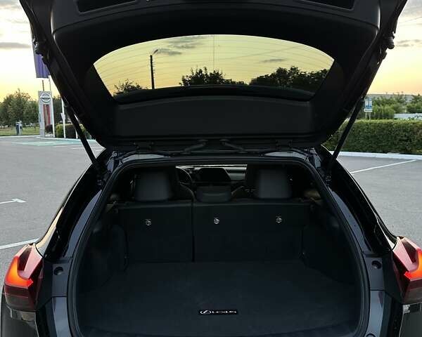Чорний Лексус UX, об'ємом двигуна 0 л та пробігом 5 тис. км за 38900 $, фото 23 на Automoto.ua