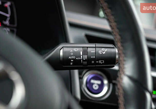 Красный Лексус UX, объемом двигателя 1.99 л и пробегом 101 тыс. км за 29130 $, фото 22 на Automoto.ua