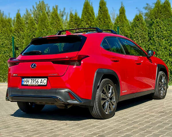 Красный Лексус UX, объемом двигателя 1.99 л и пробегом 47 тыс. км за 28500 $, фото 23 на Automoto.ua