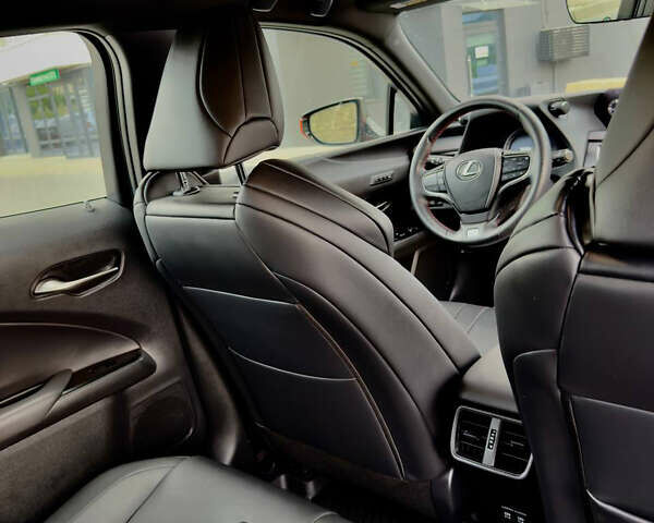 Красный Лексус UX, объемом двигателя 1.99 л и пробегом 21 тыс. км за 28900 $, фото 18 на Automoto.ua