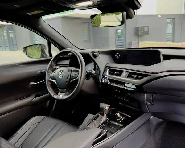 Красный Лексус UX, объемом двигателя 1.99 л и пробегом 21 тыс. км за 28900 $, фото 20 на Automoto.ua