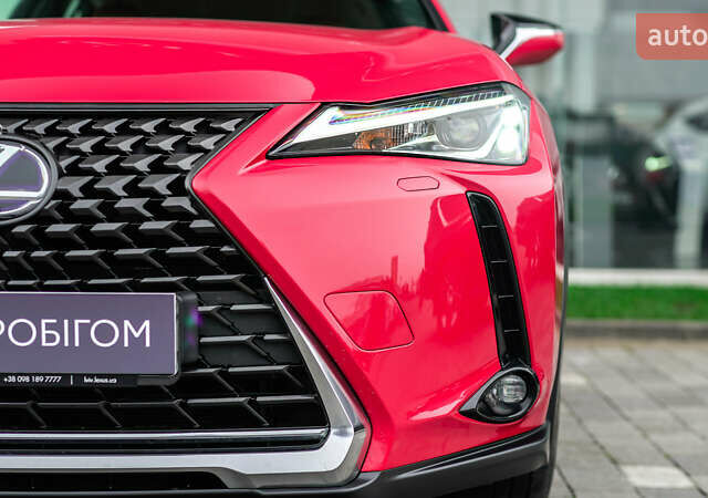 Красный Лексус UX, объемом двигателя 1.99 л и пробегом 101 тыс. км за 29130 $, фото 12 на Automoto.ua