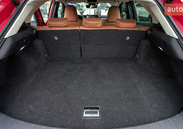 Красный Лексус UX, объемом двигателя 1.99 л и пробегом 101 тыс. км за 29130 $, фото 9 на Automoto.ua