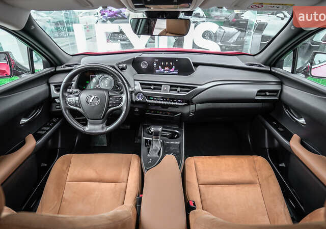 Красный Лексус UX, объемом двигателя 1.99 л и пробегом 101 тыс. км за 29130 $, фото 7 на Automoto.ua