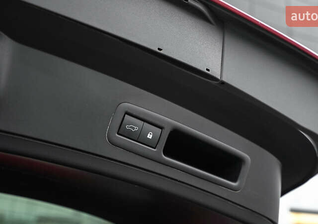 Красный Лексус UX, объемом двигателя 1.99 л и пробегом 101 тыс. км за 29130 $, фото 10 на Automoto.ua