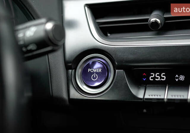 Красный Лексус UX, объемом двигателя 1.99 л и пробегом 101 тыс. км за 29130 $, фото 34 на Automoto.ua