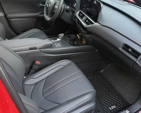 Красный Лексус UX, объемом двигателя 1.99 л и пробегом 4 тыс. км за 39500 $, фото 2 на Automoto.ua
