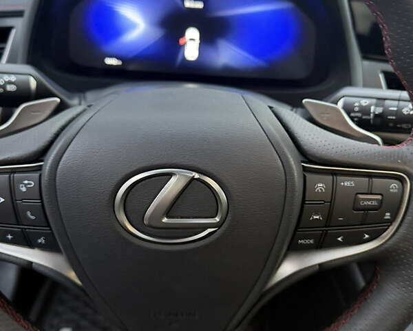 Красный Лексус UX, объемом двигателя 1.99 л и пробегом 4 тыс. км за 39500 $, фото 9 на Automoto.ua