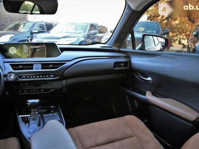 Лексус UX, об'ємом двигуна 2 л та пробігом 16 тис. км за 36000 $, фото 15 на Automoto.ua