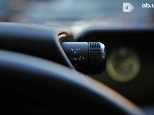 Лексус UX, об'ємом двигуна 2 л та пробігом 16 тис. км за 36000 $, фото 23 на Automoto.ua